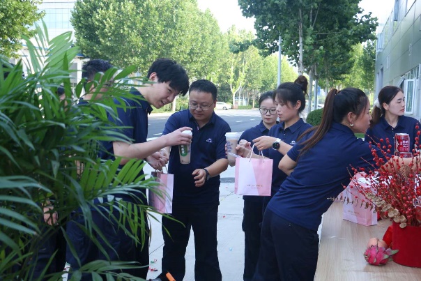 座椅事业部高端总装工段新线举行搬迁仪式 座椅事业部高端总装工段新线举行搬迁仪式